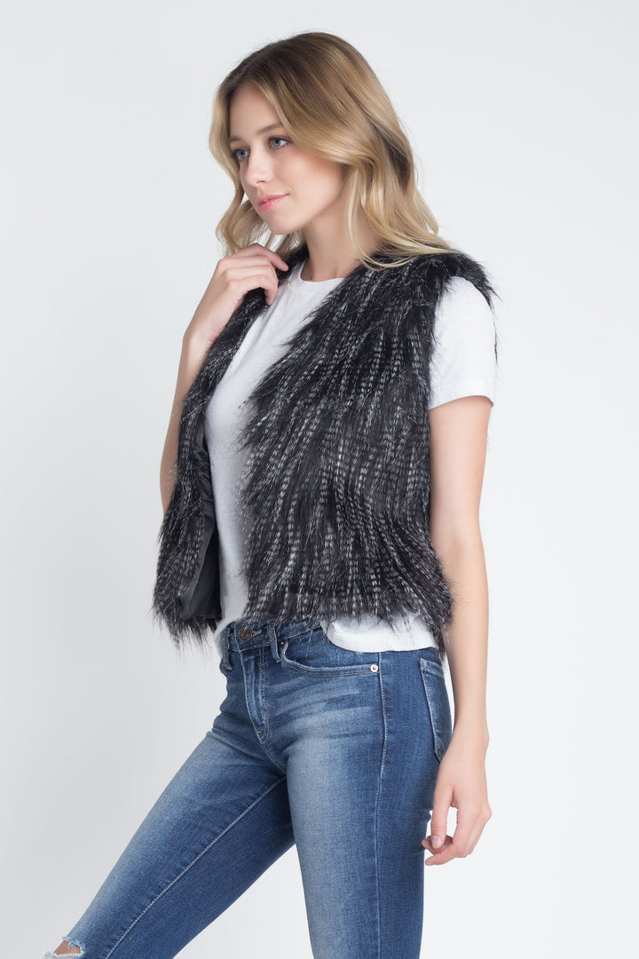 Women's Faux Fur Sleeveless Vest.